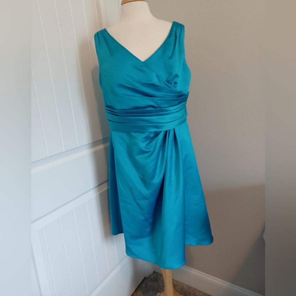 FINAL PRICE!!!!David's Bridal Bridesmaid Dresses Satin Aqua color Sz 16